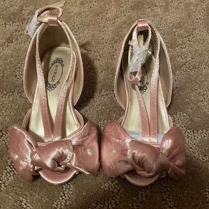 Joyfolie shoes size 8 NEW!!